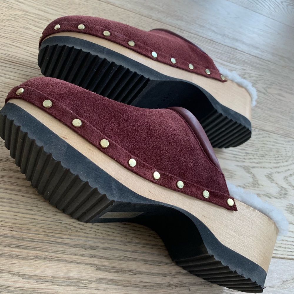Burgundy M Gemi clogs w shearling footbed. Worn once.